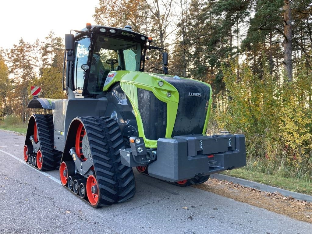 Claas Xerion 5000 Trac TS - Трактор: снимка 4 Claas Xerion 5000 Trac TS - Трактор: снимка 4