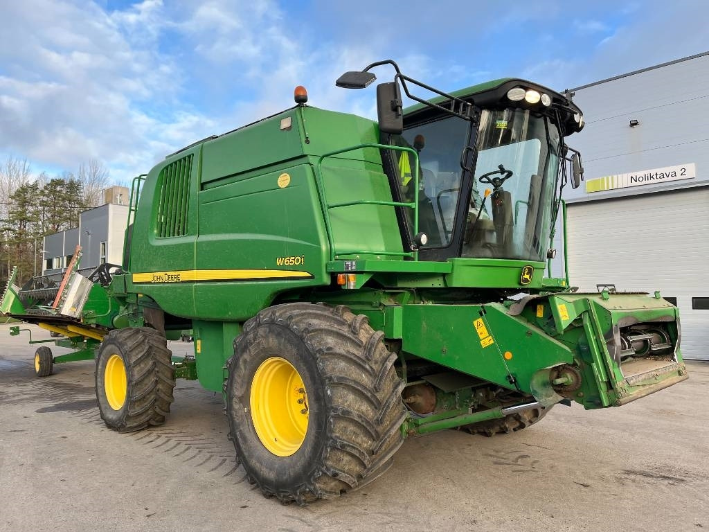John Deere W 650 i - Зърнокомбайн: снимка 1 John Deere W 650 i - Зърнокомбайн: снимка 1