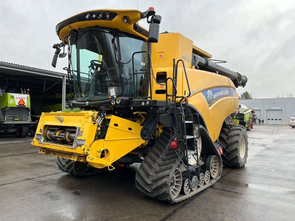New Holland CR 9.90 - Зърнокомбайн: снимка 3 New Holland CR 9.90 - Зърнокомбайн: снимка 3