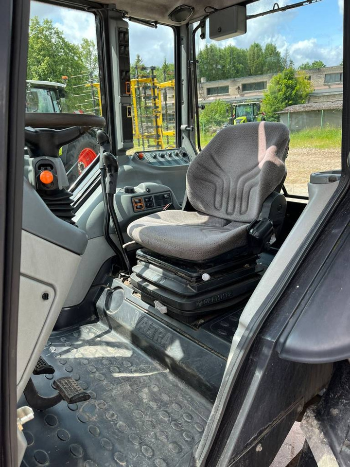 Трактор Valtra A 93: снимка 15