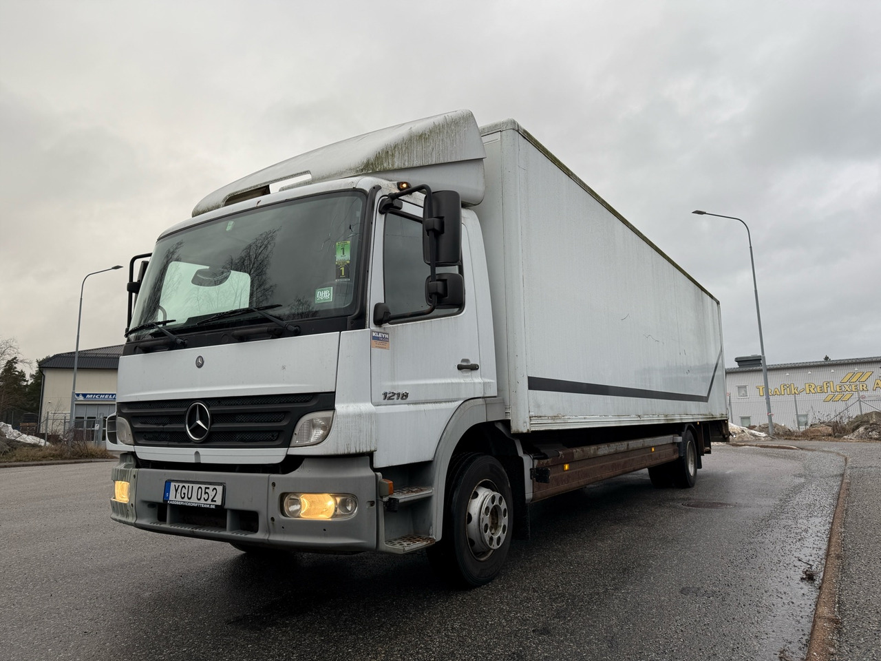 Lastbil Mercedes-Benz Atego 1218 -2006 | Reparationsobjekt - Камион фургон: снимка 1 Lastbil Mercedes-Benz Atego 1218 -2006 | Reparationsobjekt - Камион фургон: снимка 1