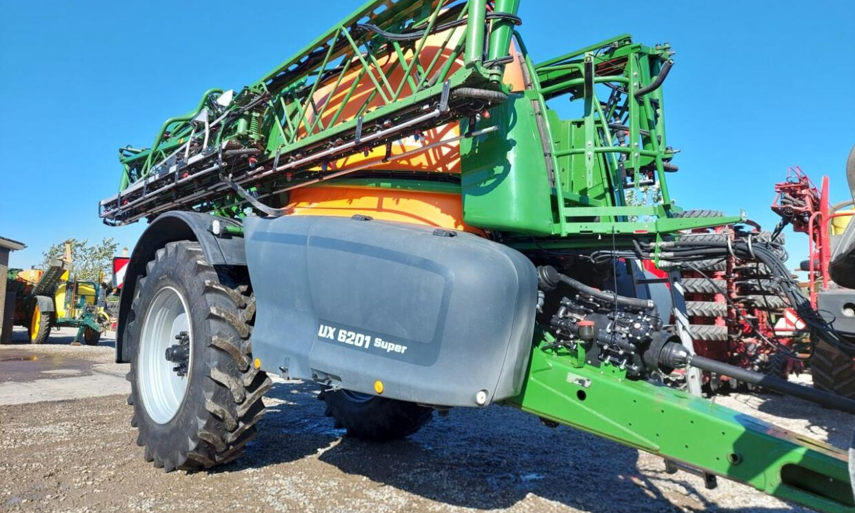 Amazone UX 6201 Super - 24-30-36m - Прикачна пръскачка: снимка 3 Amazone UX 6201 Super - 24-30-36m - Прикачна пръскачка: снимка 3