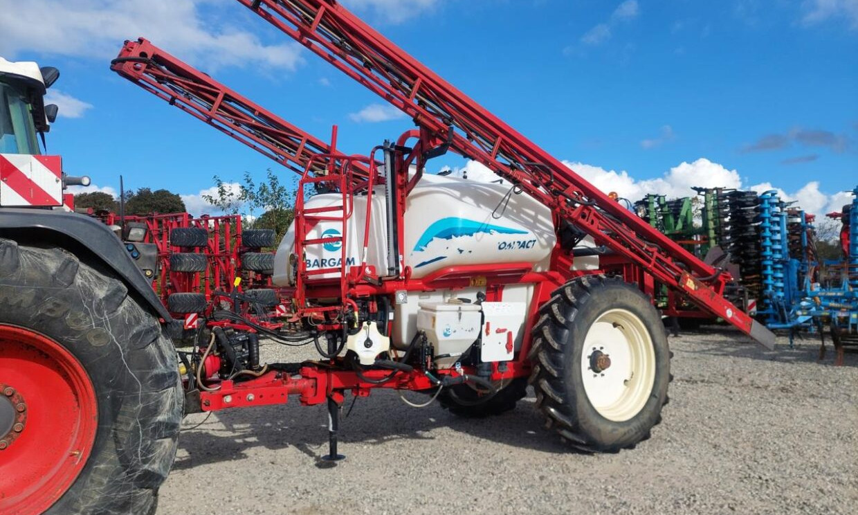Bargam COMPACT 4200 -28M - Прикачна пръскачка: снимка 2 Bargam COMPACT 4200 -28M - Прикачна пръскачка: снимка 2