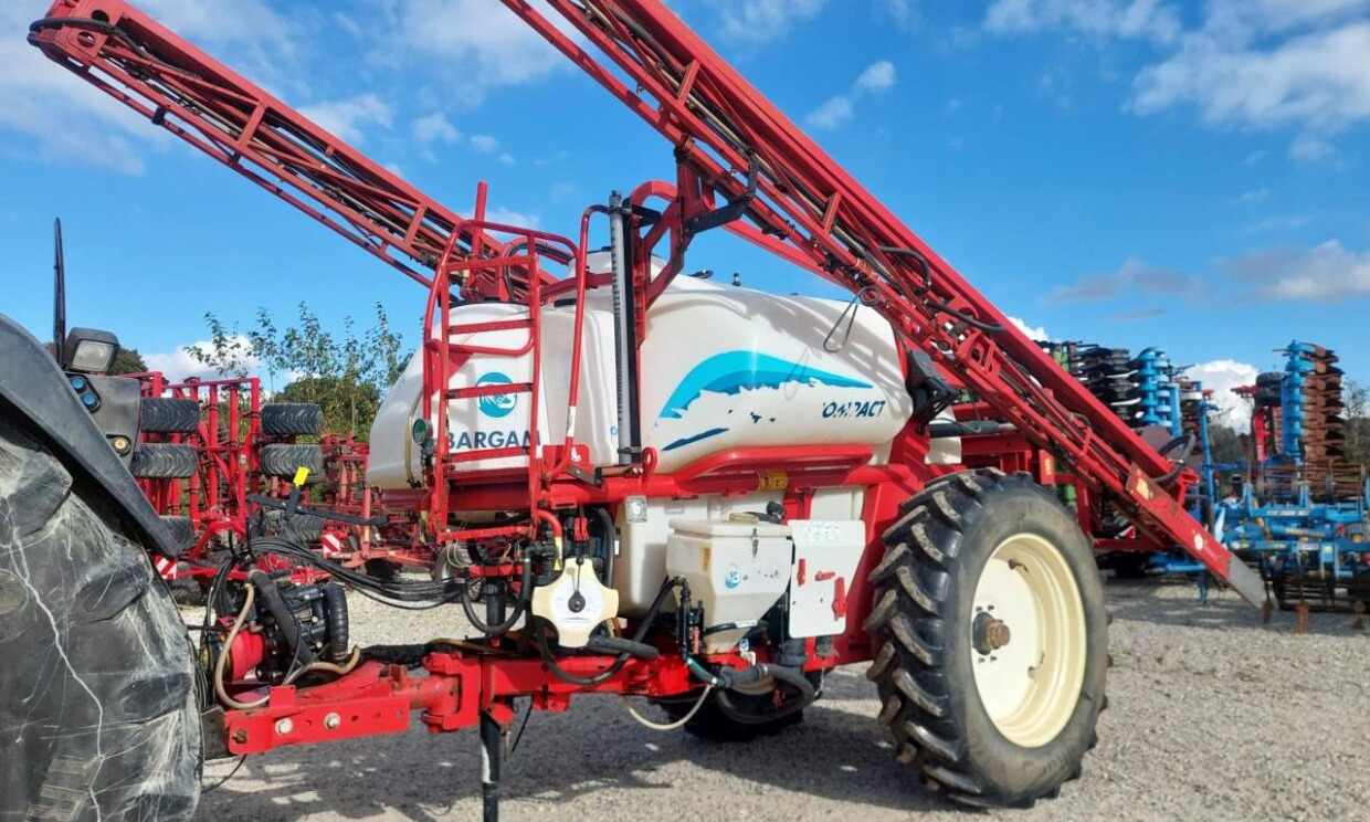 Bargam COMPACT 4200 -28M - Прикачна пръскачка: снимка 3 Bargam COMPACT 4200 -28M - Прикачна пръскачка: снимка 3