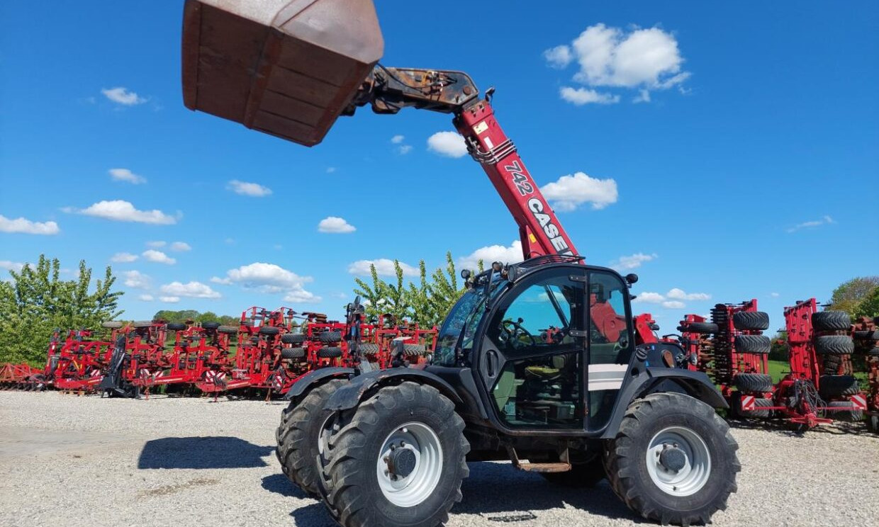 Case IH Farmlift 742 - Телескопичен товарач: снимка 2 Case IH Farmlift 742 - Телескопичен товарач: снимка 2