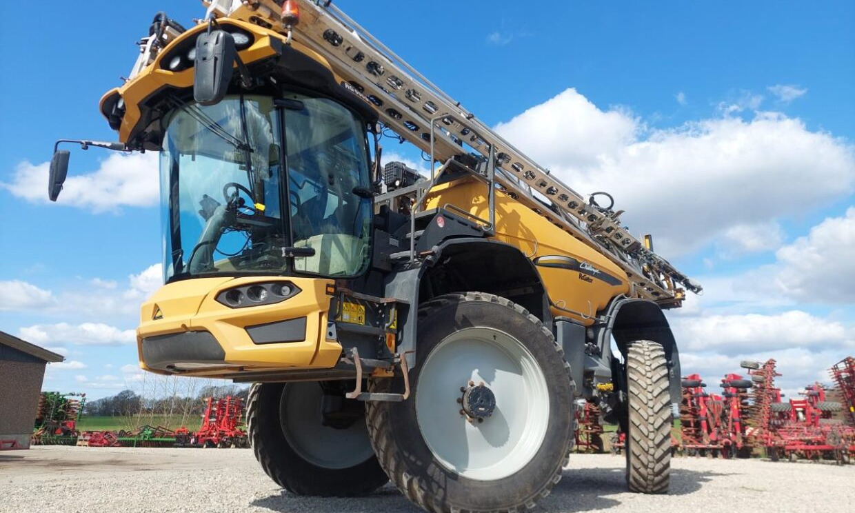 Challenger Rogator 655 B med GPS - Самоходна пръскачка: снимка 1 Challenger Rogator 655 B med GPS - Самоходна пръскачка: снимка 1