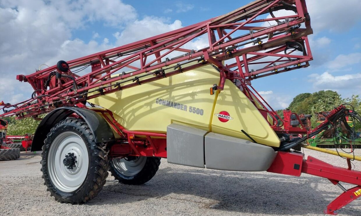 Hardi Commander 5500i -30m - Прикачна пръскачка: снимка 1 Hardi Commander 5500i -30m - Прикачна пръскачка: снимка 1