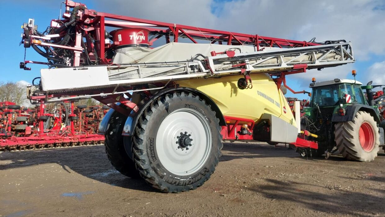 Hardi Commander 7000i - 36 m Twin - Прикачна пръскачка: снимка 2 Hardi Commander 7000i - 36 m Twin - Прикачна пръскачка: снимка 2