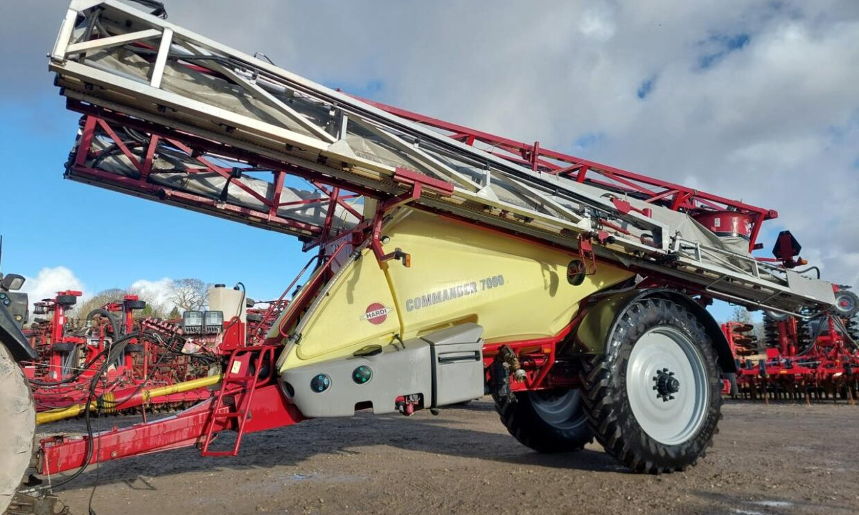 Hardi Commander 7000i - 36 m Twin - Прикачна пръскачка: снимка 1 Hardi Commander 7000i - 36 m Twin - Прикачна пръскачка: снимка 1