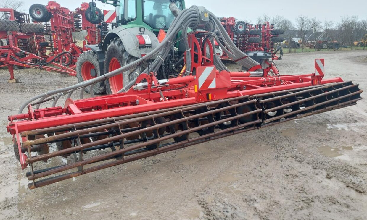 Horsch Joker 7 CT med Harsø-fordeler - Инжектиране на течен тор: снимка 3 Horsch Joker 7 CT med Harsø-fordeler - Инжектиране на течен тор: снимка 3