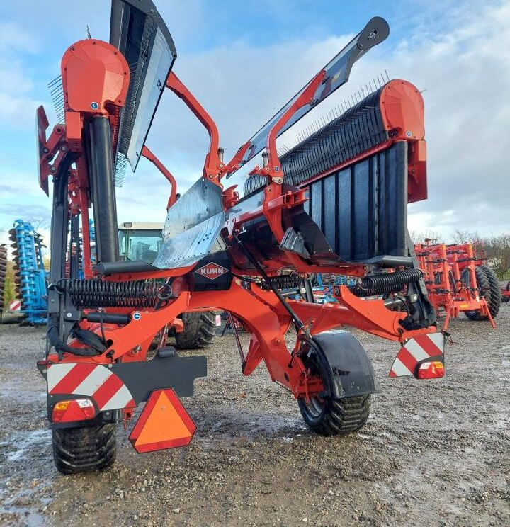 Kuhn Merge Maxx 950 - Гребло/ Сенообръщачка: снимка 4 Kuhn Merge Maxx 950 - Гребло/ Сенообръщачка: снимка 4