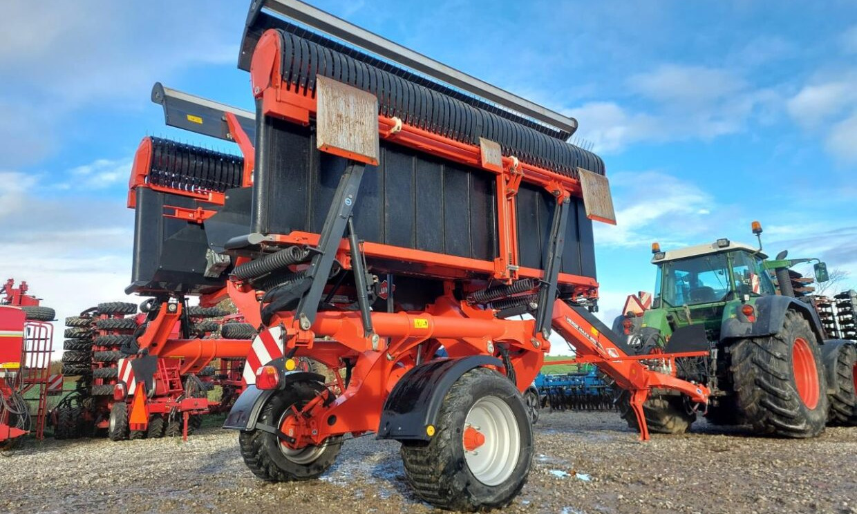 Kuhn Merge Maxx 950 - Гребло/ Сенообръщачка: снимка 3 Kuhn Merge Maxx 950 - Гребло/ Сенообръщачка: снимка 3