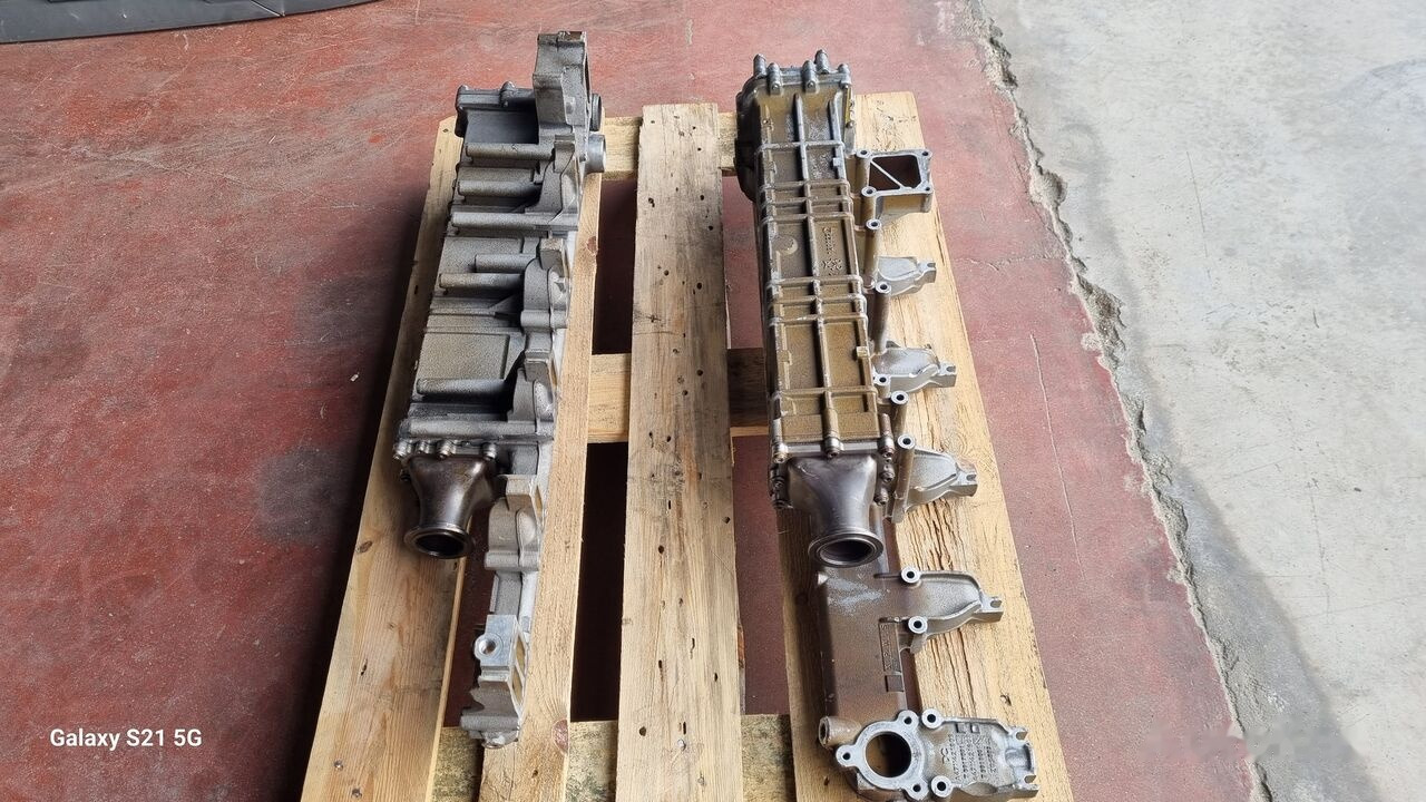 EXHAUST GAS COOLER Behr Mercedes-Benz ACTROS MP4 EURO 5-6 - Двигател и части за Камион: снимка 5 EXHAUST GAS COOLER Behr Mercedes-Benz ACTROS MP4 EURO 5-6 - Двигател и части за Камион: снимка 5