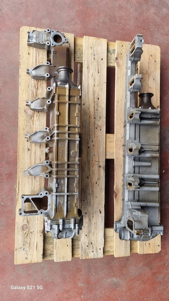 EXHAUST GAS COOLER Behr Mercedes-Benz ACTROS MP4 EURO 5-6 - Двигател и части за Камион: снимка 2 EXHAUST GAS COOLER Behr Mercedes-Benz ACTROS MP4 EURO 5-6 - Двигател и части за Камион: снимка 2