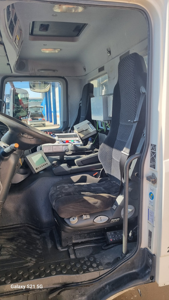 MERCEDES ACTROS MP3 - Кабина: снимка 4 MERCEDES ACTROS MP3 - Кабина: снимка 4