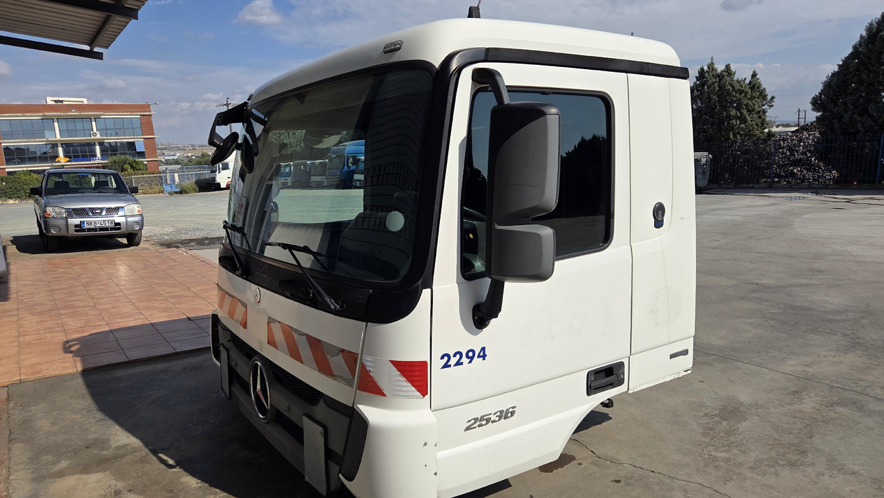 MERCEDES-BENZ ACTROS MP3 EURO 5 MEDIUM SIZE - Кабина: снимка 2 MERCEDES-BENZ ACTROS MP3 EURO 5 MEDIUM SIZE - Кабина: снимка 2