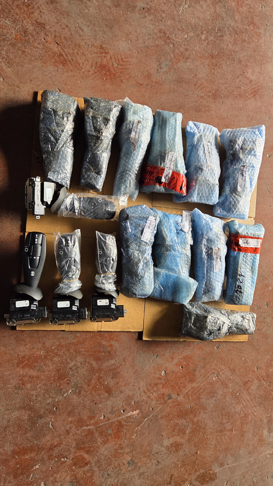 MERCEDES-BENZ ACTROS MP4 - Превключвател на кормилната колона за Камион: снимка 3 MERCEDES-BENZ ACTROS MP4 - Превключвател на кормилната колона за Камион: снимка 3