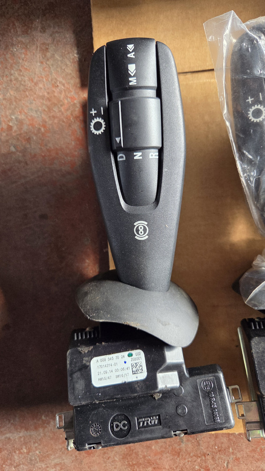 MERCEDES-BENZ ACTROS MP4 - Превключвател на кормилната колона за Камион: снимка 4 MERCEDES-BENZ ACTROS MP4 - Превключвател на кормилната колона за Камион: снимка 4