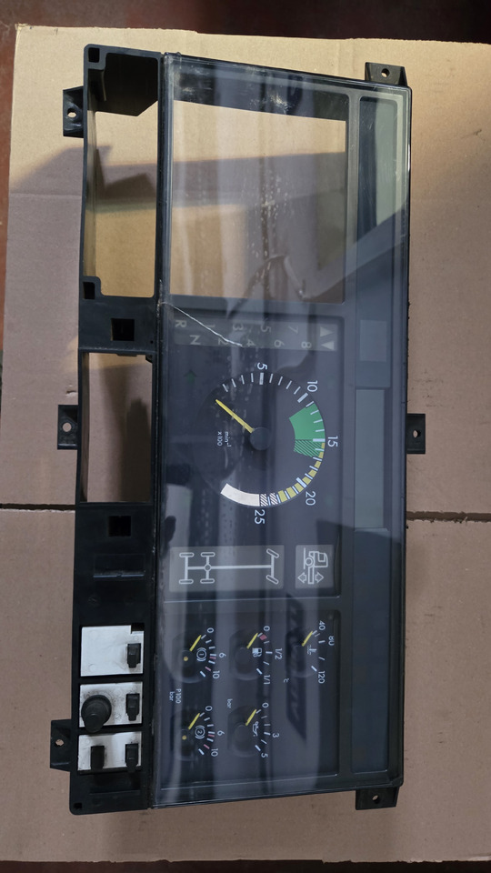 MERCEDES-BENZ - Табло за Камион: снимка 2 MERCEDES-BENZ - Табло за Камион: снимка 2