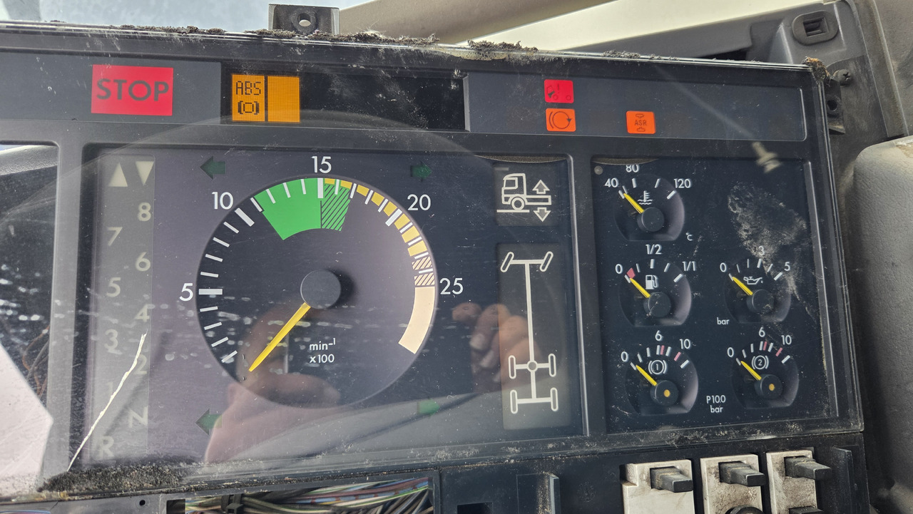 MERCEDES-BENZ - Табло за Камион: снимка 1 MERCEDES-BENZ - Табло за Камион: снимка 1