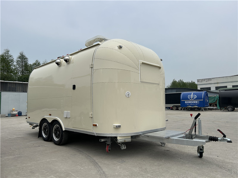 European Food Truck Pizza Food Truck, Smash Burger Foodtruck - Търговска каравана: снимка 5 European Food Truck Pizza Food Truck, Smash Burger Foodtruck - Търговска каравана: снимка 5