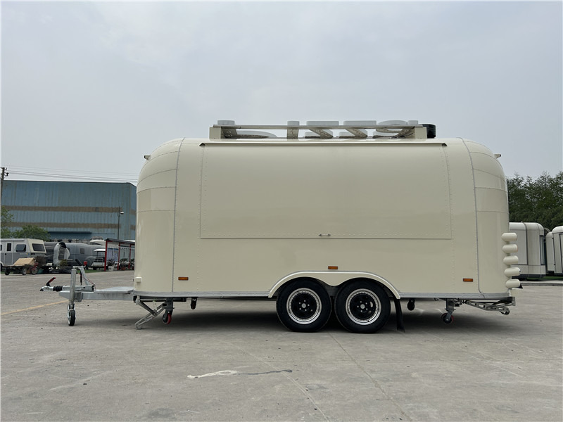 European Food Truck Pizza Food Truck, Smash Burger Foodtruck - Търговска каравана: снимка 4 European Food Truck Pizza Food Truck, Smash Burger Foodtruck - Търговска каравана: снимка 4