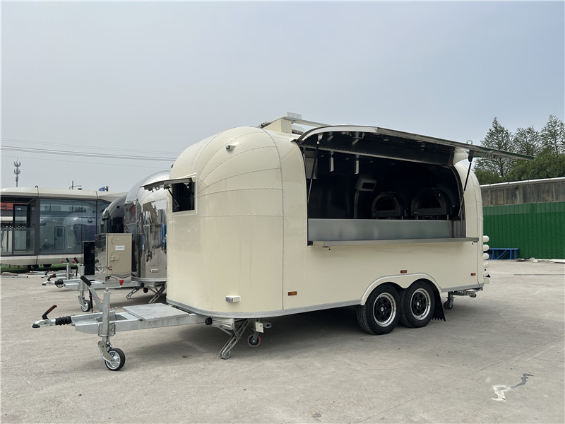 European Food Truck Pizza Food Truck, Smash Burger Foodtruck - Търговска каравана: снимка 2 European Food Truck Pizza Food Truck, Smash Burger Foodtruck - Търговска каравана: снимка 2