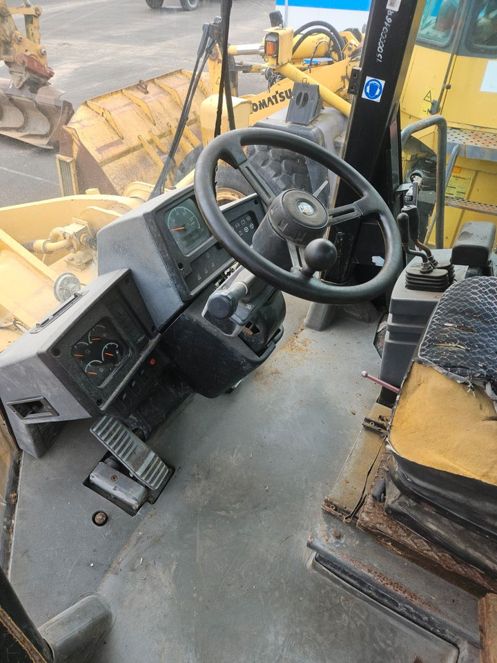 CAT 962G - Колесен товарач: снимка 5 CAT 962G - Колесен товарач: снимка 5