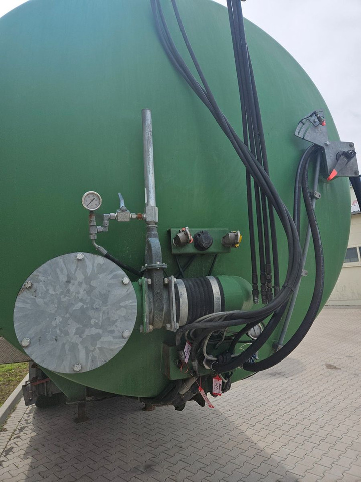 Kumm KTD 28 Güllefaß - Полуремарке цистерна: снимка 2 Kumm KTD 28 Güllefaß - Полуремарке цистерна: снимка 2