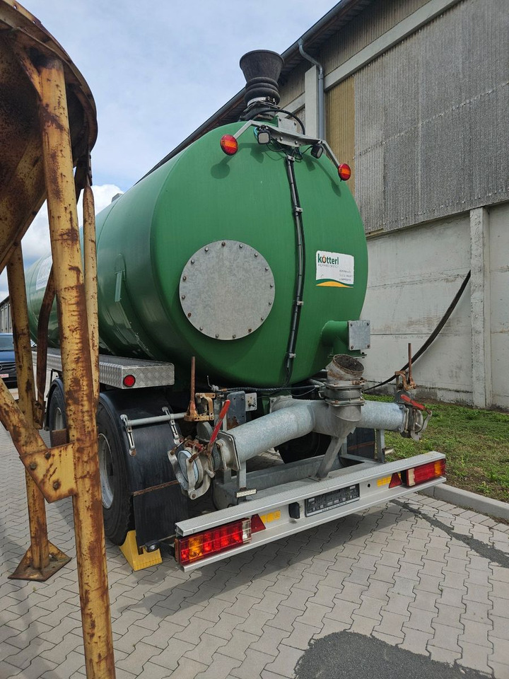 Kumm KTD 28 Güllefaß - Полуремарке цистерна: снимка 5 Kumm KTD 28 Güllefaß - Полуремарке цистерна: снимка 5