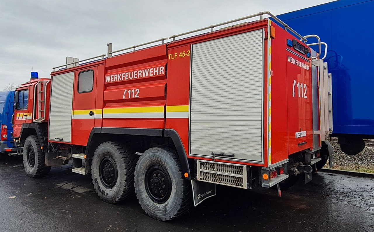 MAN 15.232 DF 6x6 KAT1 Feuerwehr TLF 4500/500 - Камион цистерна: снимка 3 MAN 15.232 DF 6x6 KAT1 Feuerwehr TLF 4500/500 - Камион цистерна: снимка 3