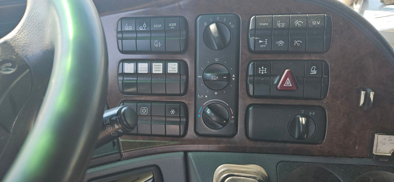 Mercedes-Benz Actros 2544 6x2 Tankwagen - Камион цистерна: снимка 5 Mercedes-Benz Actros 2544 6x2 Tankwagen - Камион цистерна: снимка 5
