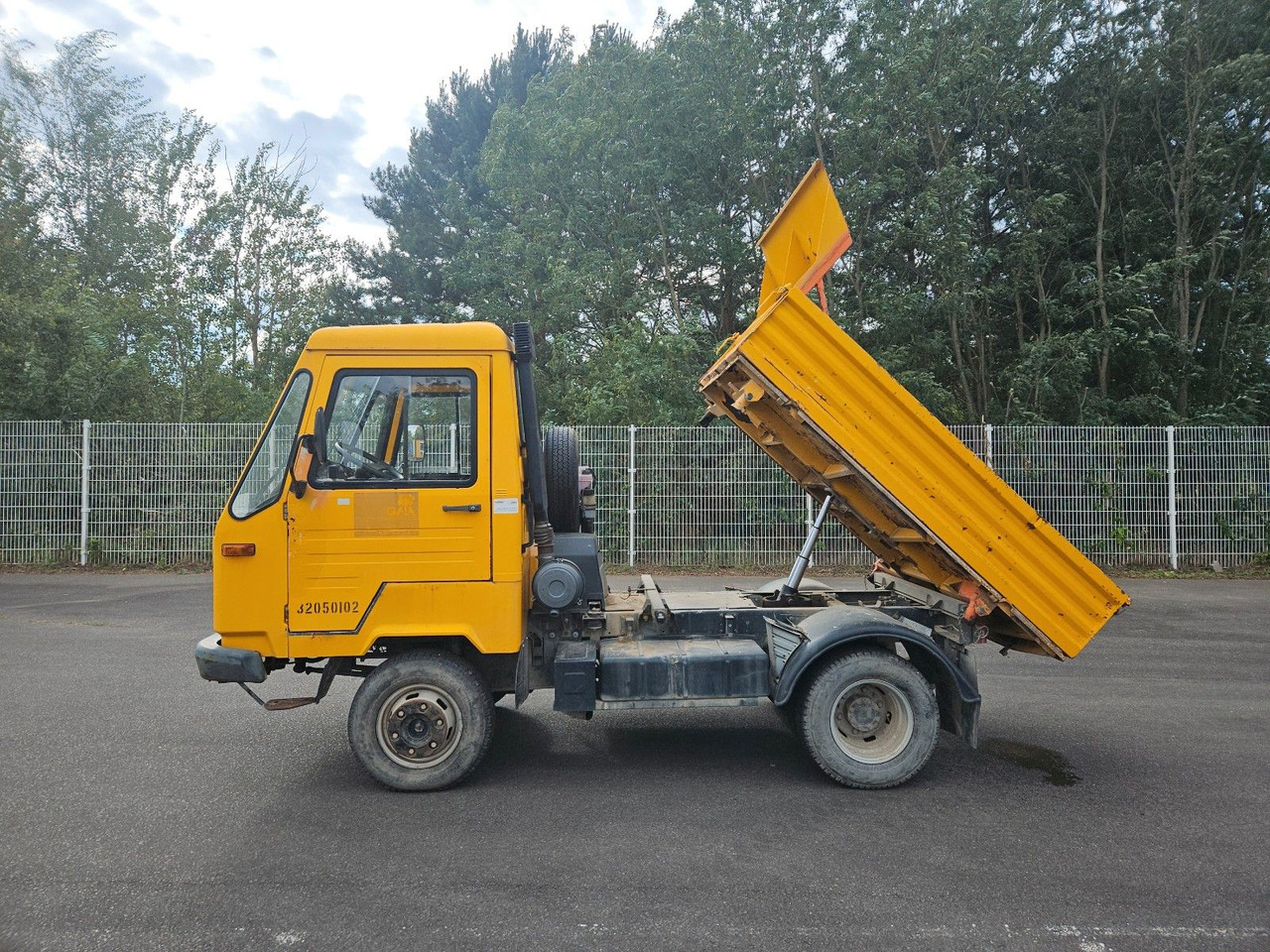 Multicar M26 Dreiseitenkipper 4x4 - Бус самосвал: снимка 2 Multicar M26 Dreiseitenkipper 4x4 - Бус самосвал: снимка 2