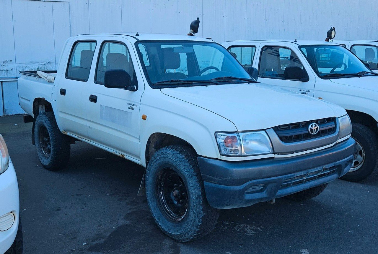 Toyota Hilux Double Cab 4x4 - Джип: снимка 1 Toyota Hilux Double Cab 4x4 - Джип: снимка 1