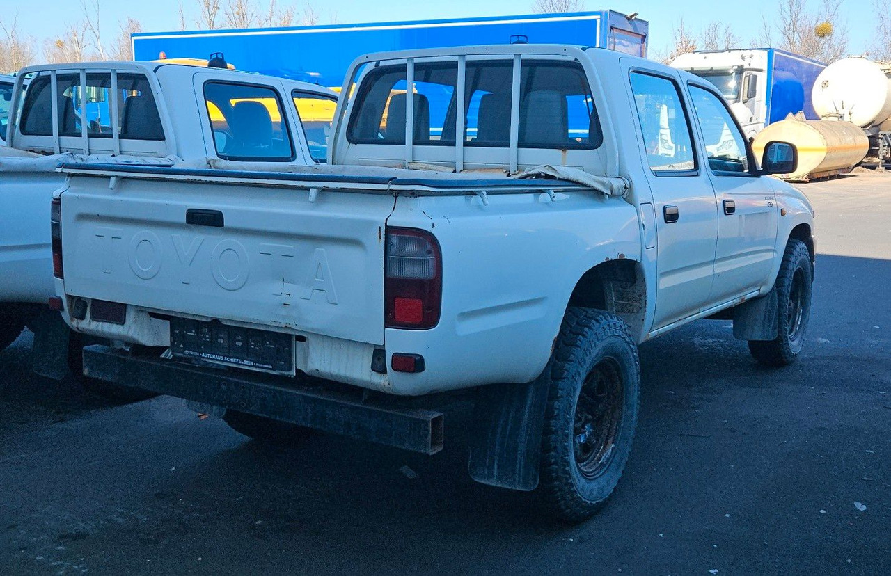 Toyota Hilux Double Cab 4x4 - Джип: снимка 3 Toyota Hilux Double Cab 4x4 - Джип: снимка 3