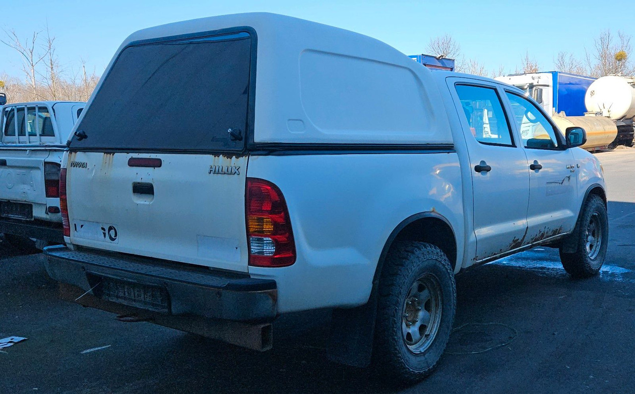 Toyota Hilux Double Cab 4x4 - Джип: снимка 3 Toyota Hilux Double Cab 4x4 - Джип: снимка 3