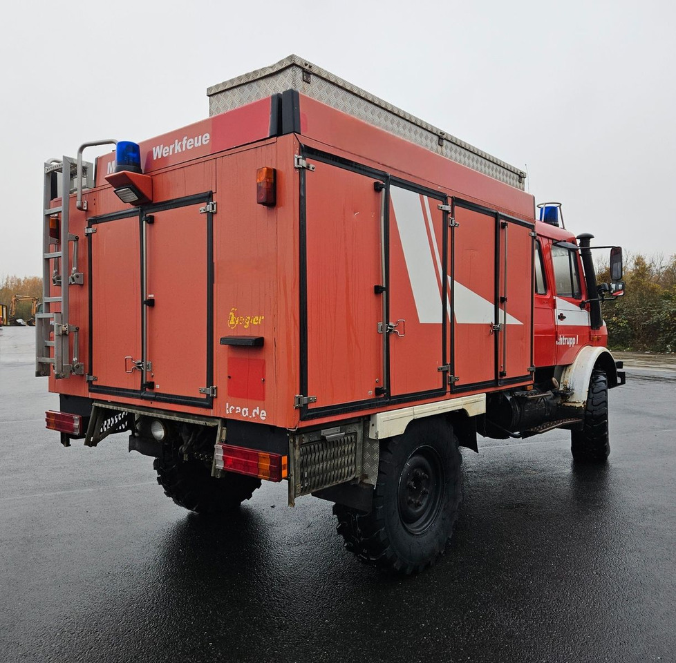 Unimog U4000 4x4 DOKA Tanklöschfahrzeug Feuerwehr - Камион цистерна: снимка 4 Unimog U4000 4x4 DOKA Tanklöschfahrzeug Feuerwehr - Камион цистерна: снимка 4