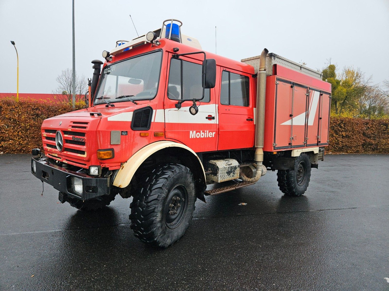 Unimog U4000 4x4 DOKA Tanklöschfahrzeug Feuerwehr - Камион цистерна: снимка 1 Unimog U4000 4x4 DOKA Tanklöschfahrzeug Feuerwehr - Камион цистерна: снимка 1