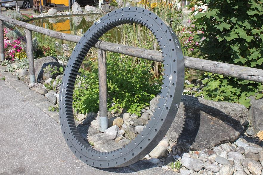 Atlas 1704 LC - Въртящ механизъм за Строителна техника: снимка 1 Atlas 1704 LC - Въртящ механизъм за Строителна техника: снимка 1