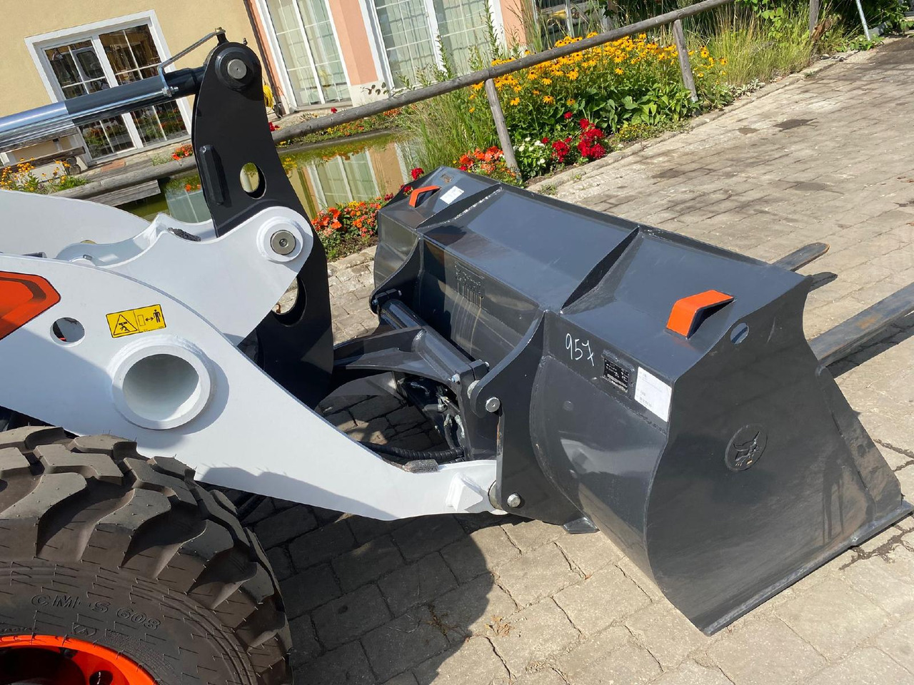Bobcat L75 - Колесен товарач: снимка 5 Bobcat L75 - Колесен товарач: снимка 5