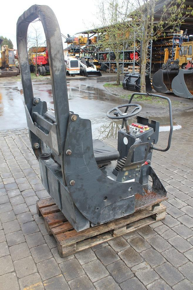 Bomag BW 100 AC 3 - Кабина и интериор за Комбиниран валяк: снимка 5 Bomag BW 100 AC 3 - Кабина и интериор за Комбиниран валяк: снимка 5