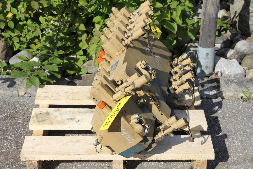 Fiat-Hitachi FH 150 - Хидравличен клапан за Строителна техника: снимка 2 Fiat-Hitachi FH 150 - Хидравличен клапан за Строителна техника: снимка 2