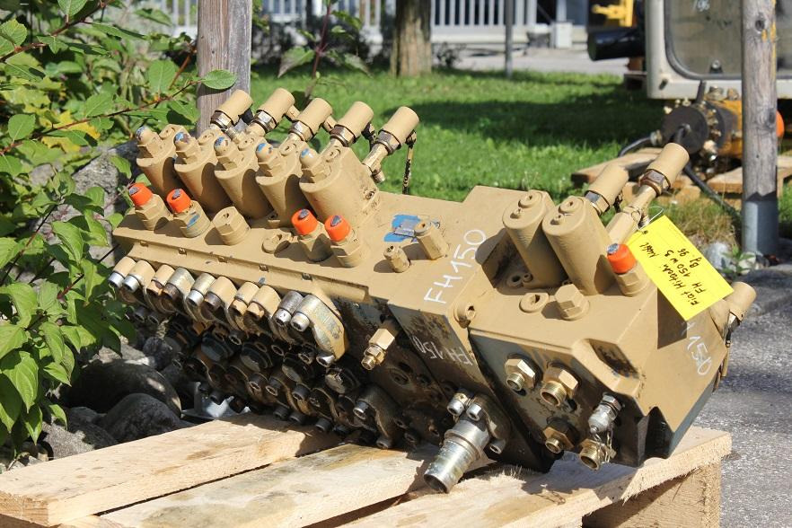 Fiat-Hitachi FH 150 - Хидравличен клапан за Строителна техника: снимка 4 Fiat-Hitachi FH 150 - Хидравличен клапан за Строителна техника: снимка 4