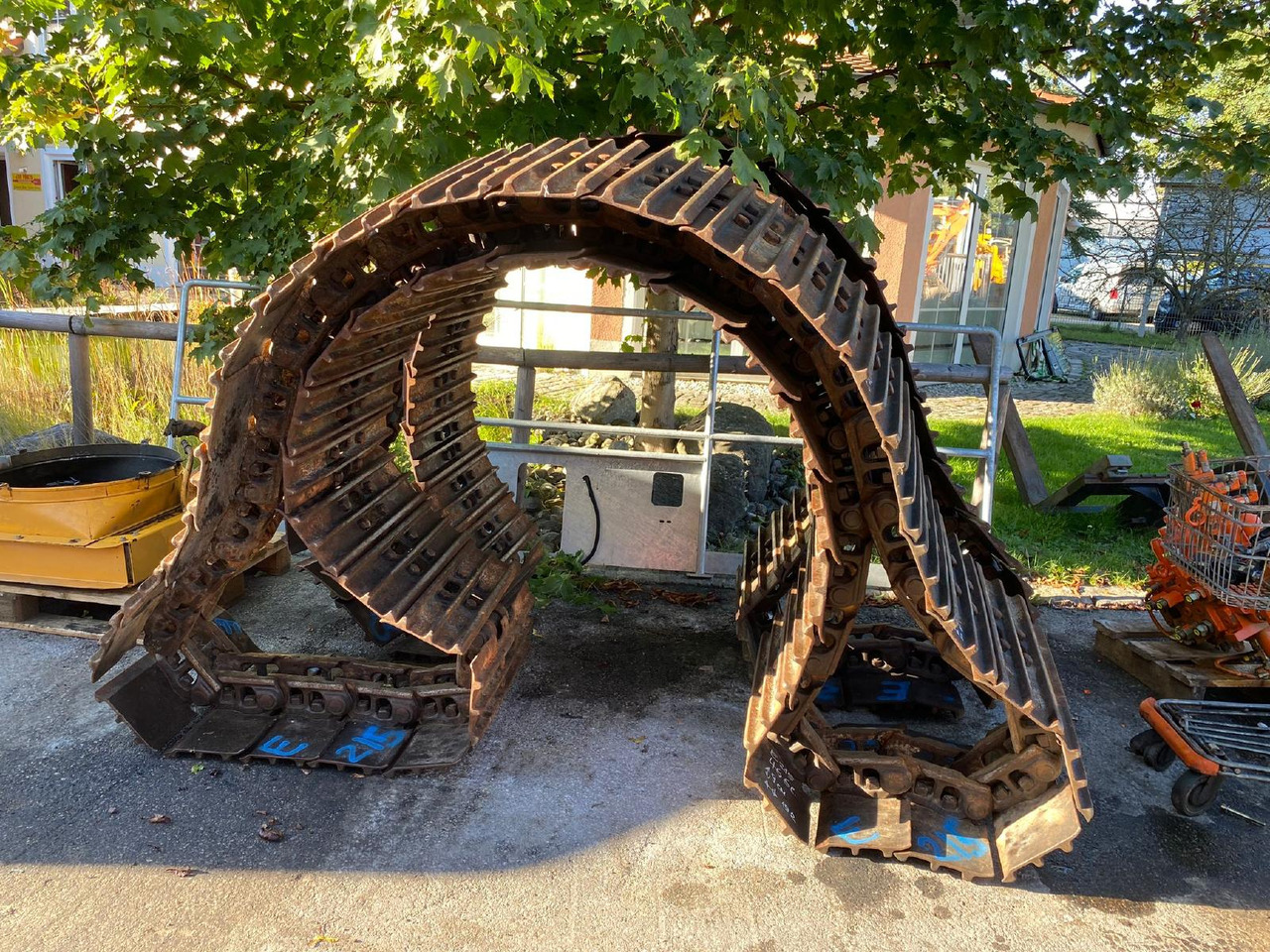 Fiat-Kobelco E215 - Гумени/ Метални вериги за Строителна техника: снимка 1 Fiat-Kobelco E215 - Гумени/ Метални вериги за Строителна техника: снимка 1