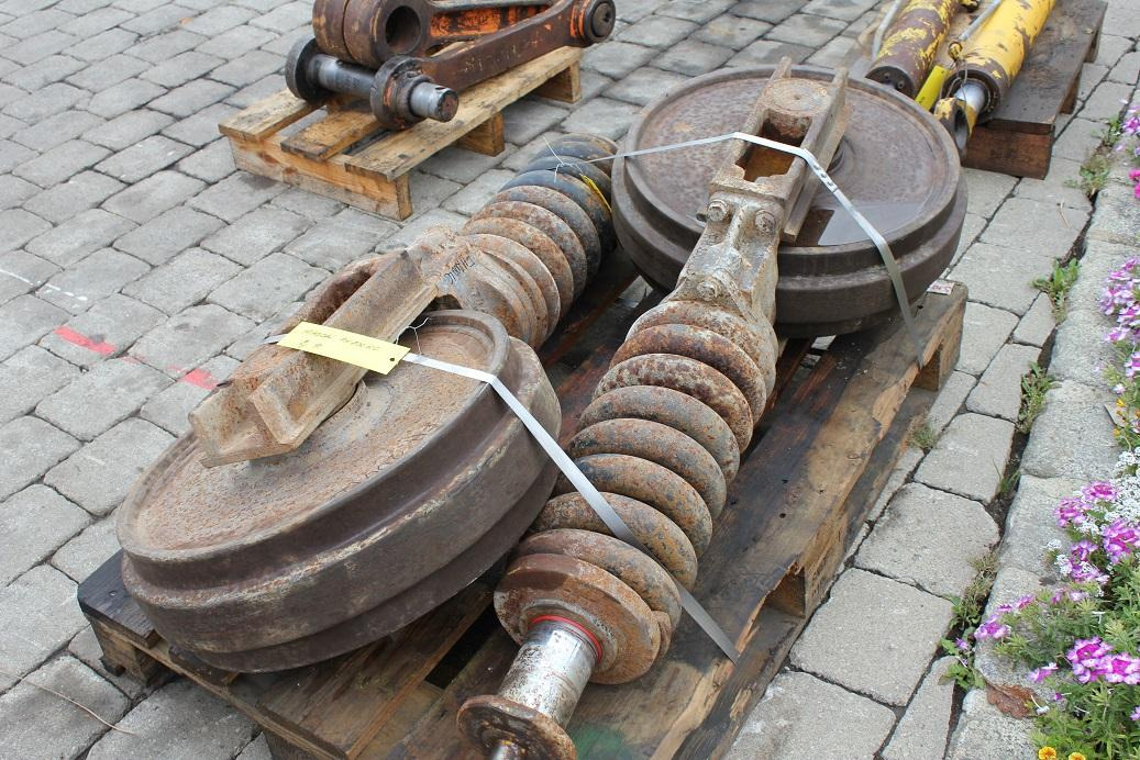 Hitachi FH 200LC - Гумени - Ролки за Строителна техника: снимка 5 Hitachi FH 200LC - Гумени - Ролки за Строителна техника: снимка 5