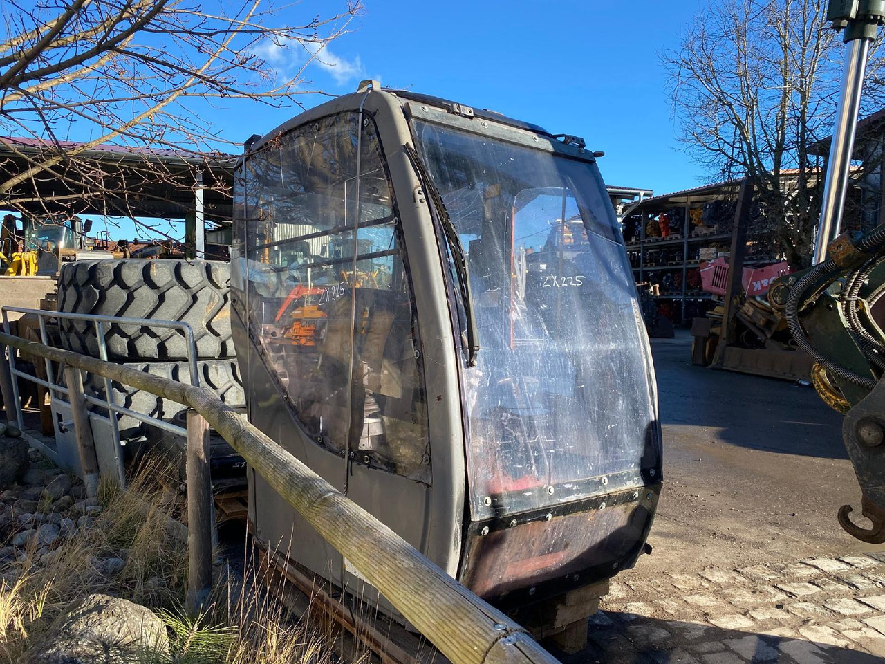 Hitachi ZX 225 - Кабина за Строителна техника: снимка 4 Hitachi ZX 225 - Кабина за Строителна техника: снимка 4