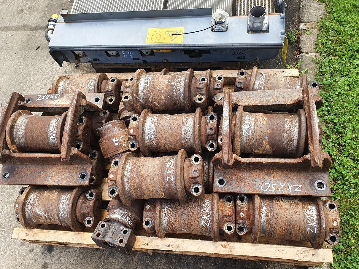 Hitachi ZX 250 LC N 3 - Гумени - Ролки за Верижен багер: снимка 1 Hitachi ZX 250 LC N 3 - Гумени - Ролки за Верижен багер: снимка 1