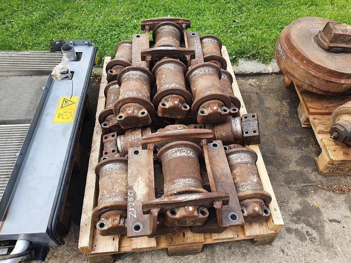 Hitachi ZX 250 LC N 3 - Гумени - Ролки за Верижен багер: снимка 4 Hitachi ZX 250 LC N 3 - Гумени - Ролки за Верижен багер: снимка 4