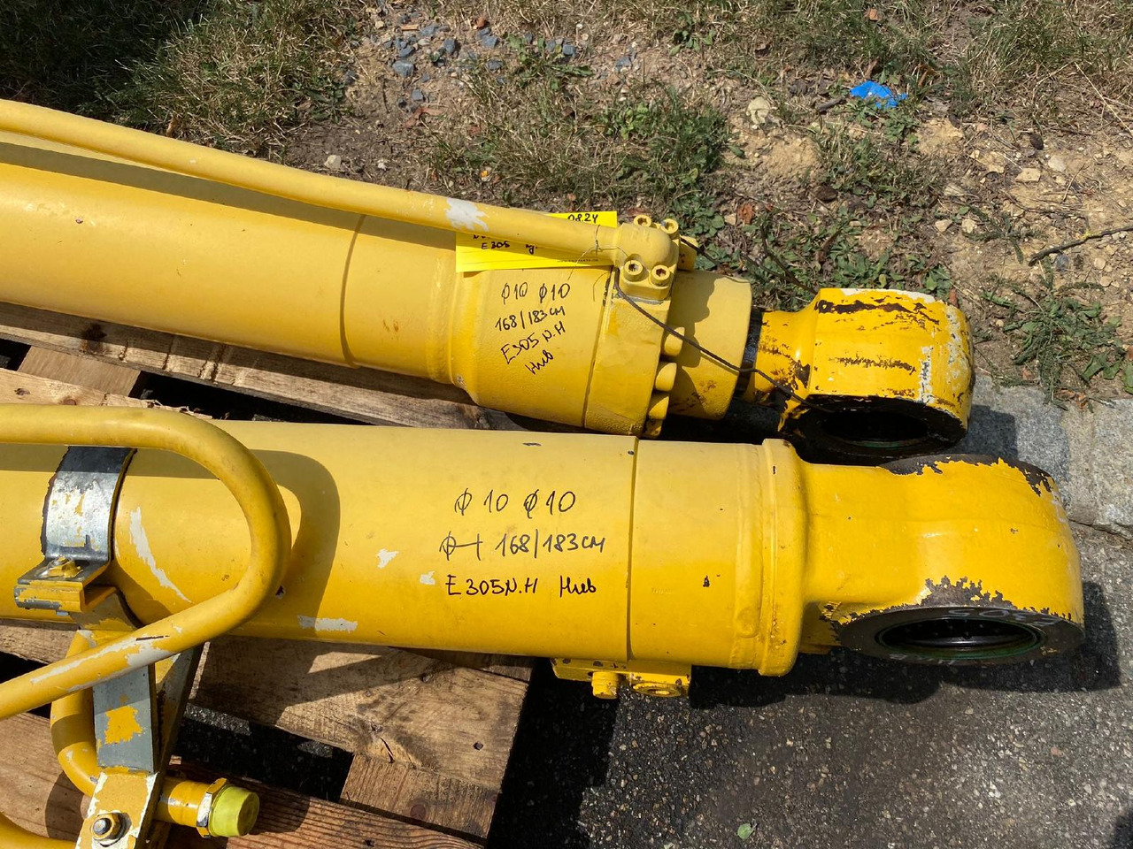 Holland E 305 - Хидравличен цилиндър за Строителна техника: снимка 3 Holland E 305 - Хидравличен цилиндър за Строителна техника: снимка 3