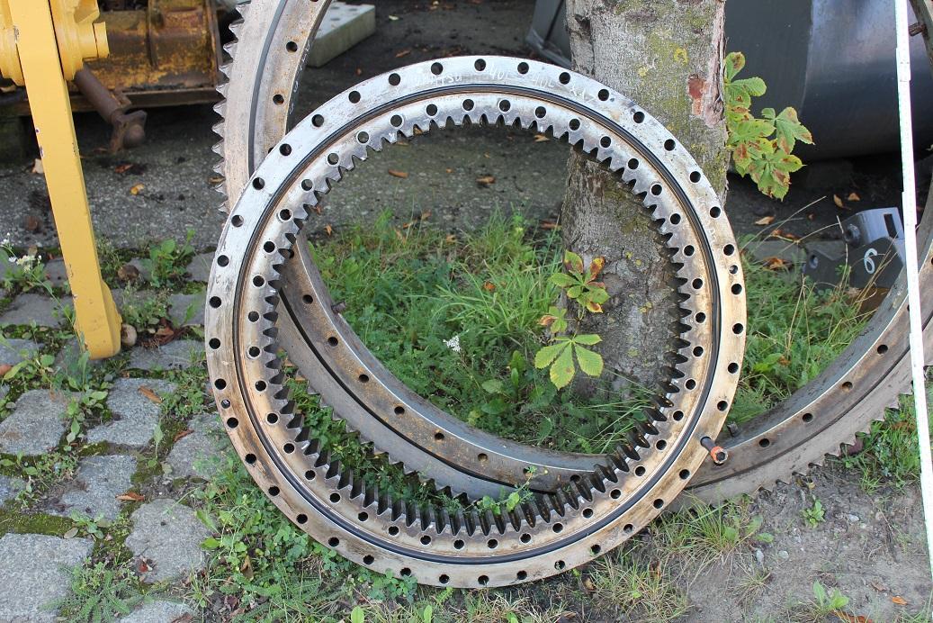 Komatsu PW 95 - Въртящ механизъм за Строителна техника: снимка 2 Komatsu PW 95 - Въртящ механизъм за Строителна техника: снимка 2